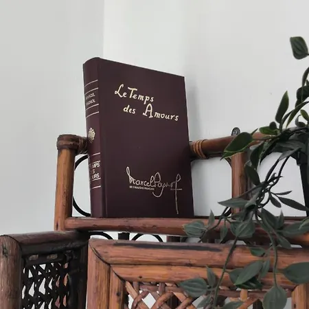 Privee - De L Acacia Tavel